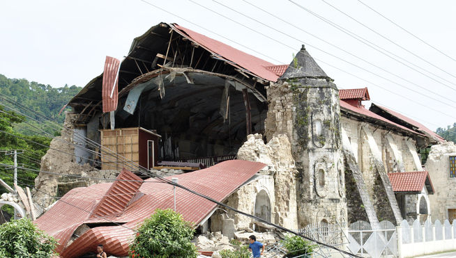 Los Camilos de Filipinas trabajan con los afectados por el terremoto