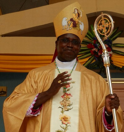 El P. Prosper Kontiebo fue ordenado y nombrado obispo de la nueva diócesis Tenkodogo de Burkina Faso