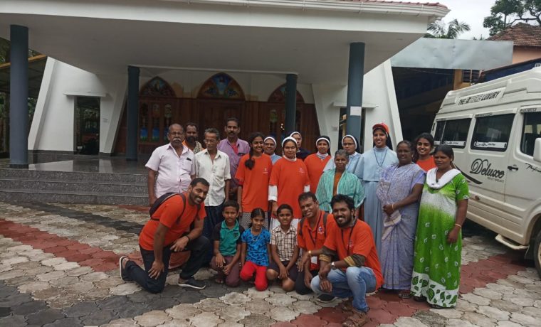 CADIS con las víctimas de las inundaciones en Kerala y Karnataka (India)