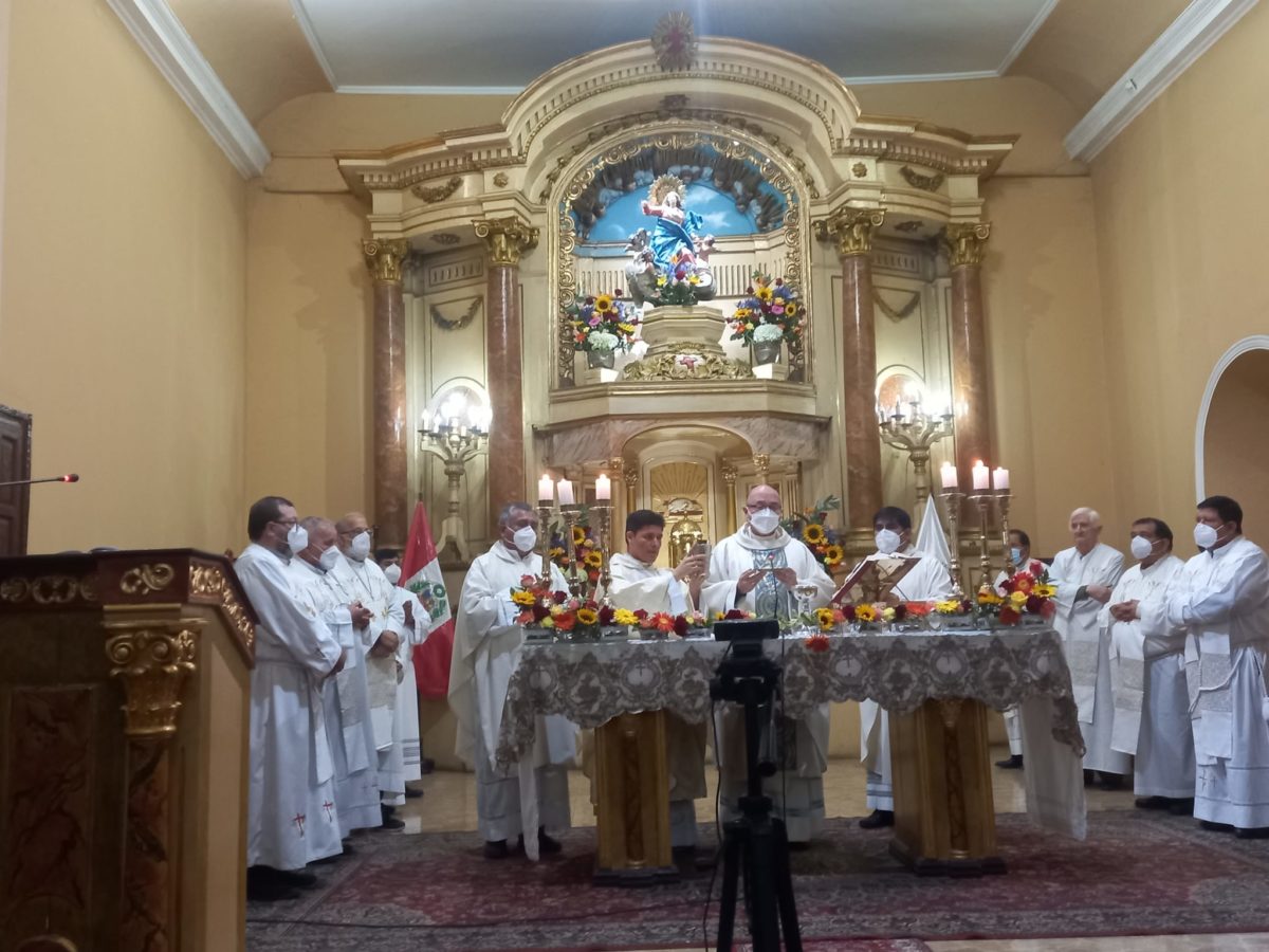 Ordenación sacerdotal del Camilo Villalobos
